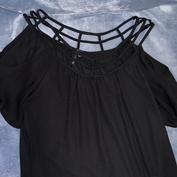 Satin black blouse - Picture 3 of 3